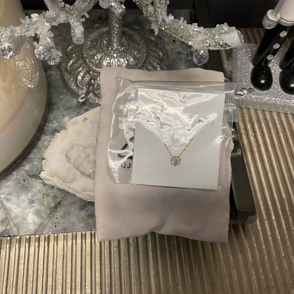 Kendra Scott Mylah Silver Short Pendant Necklace In White CZ - Picture 3 of 3